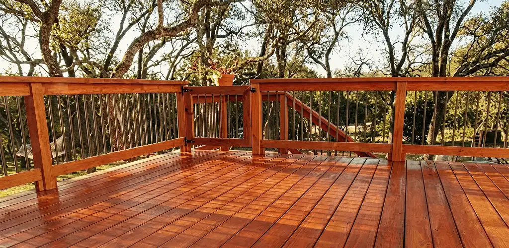 Deck sealing results with a freshly sealed wood deck in Austin, TX